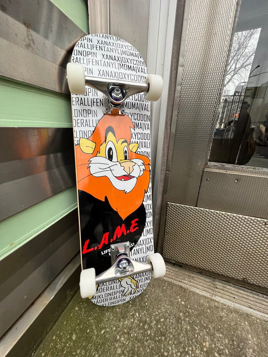 D.A.R.E - Lame skateboard (Drug List)